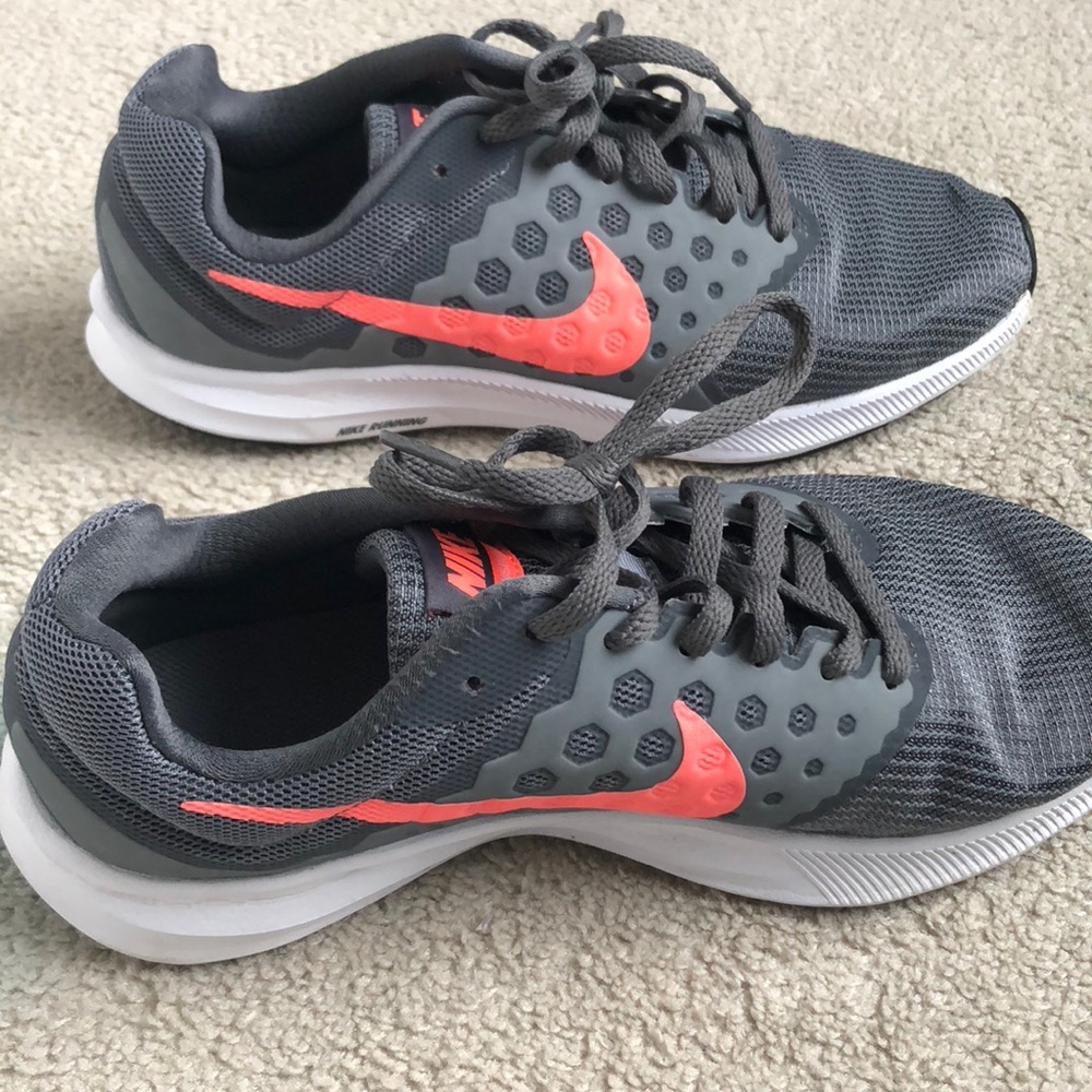 Like new nike down shifter 7 size 8 running shoes